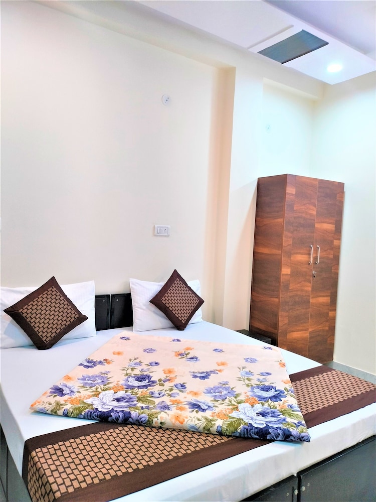 comfort inn hotel near mayurvihar metro1