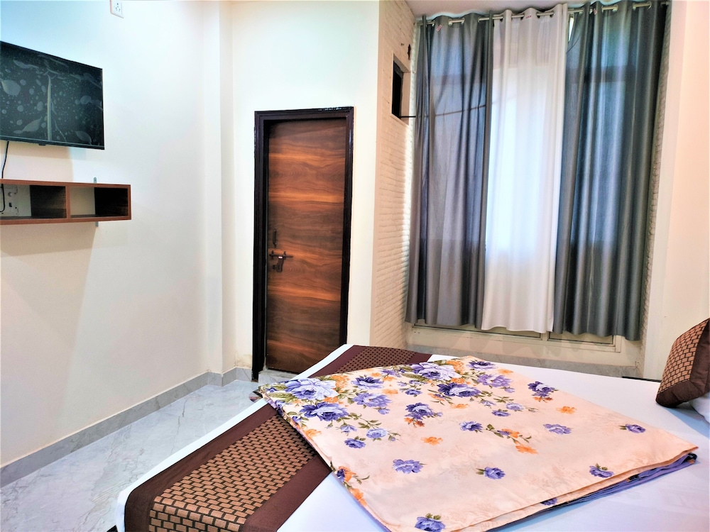 comfort inn hotel near mayurvihar metro1