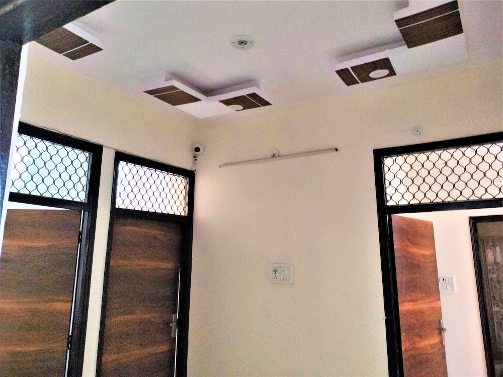 comfort inn hotel near mayurvihar metro1