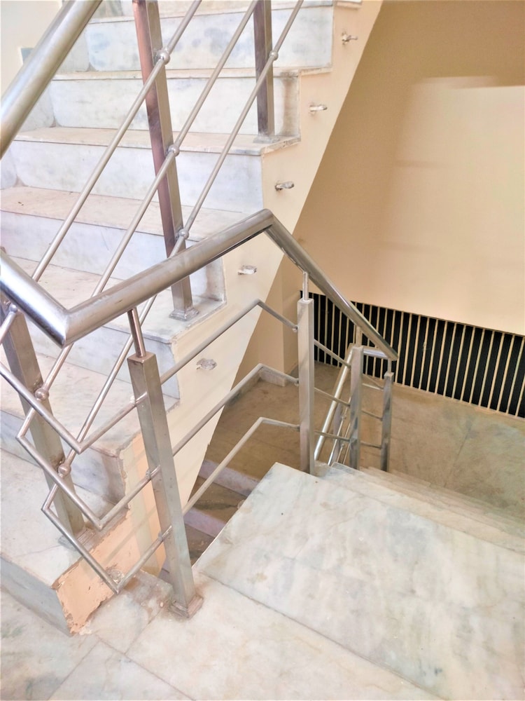 comfort inn hotel near mayurvihar metro1