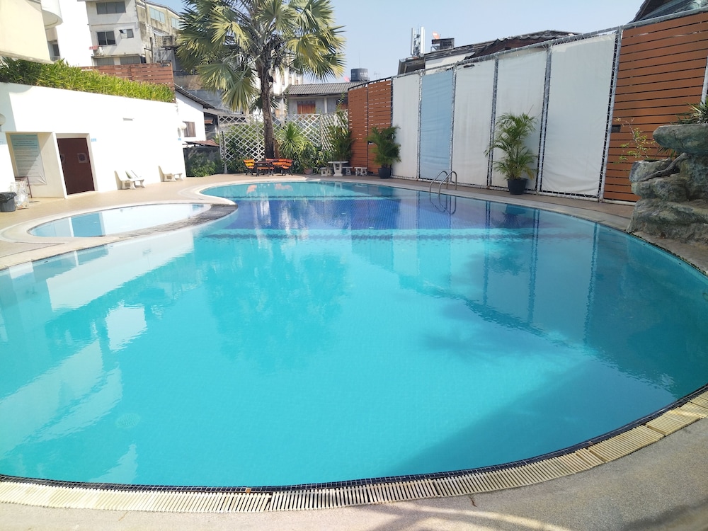 supanich condo near old city nimman