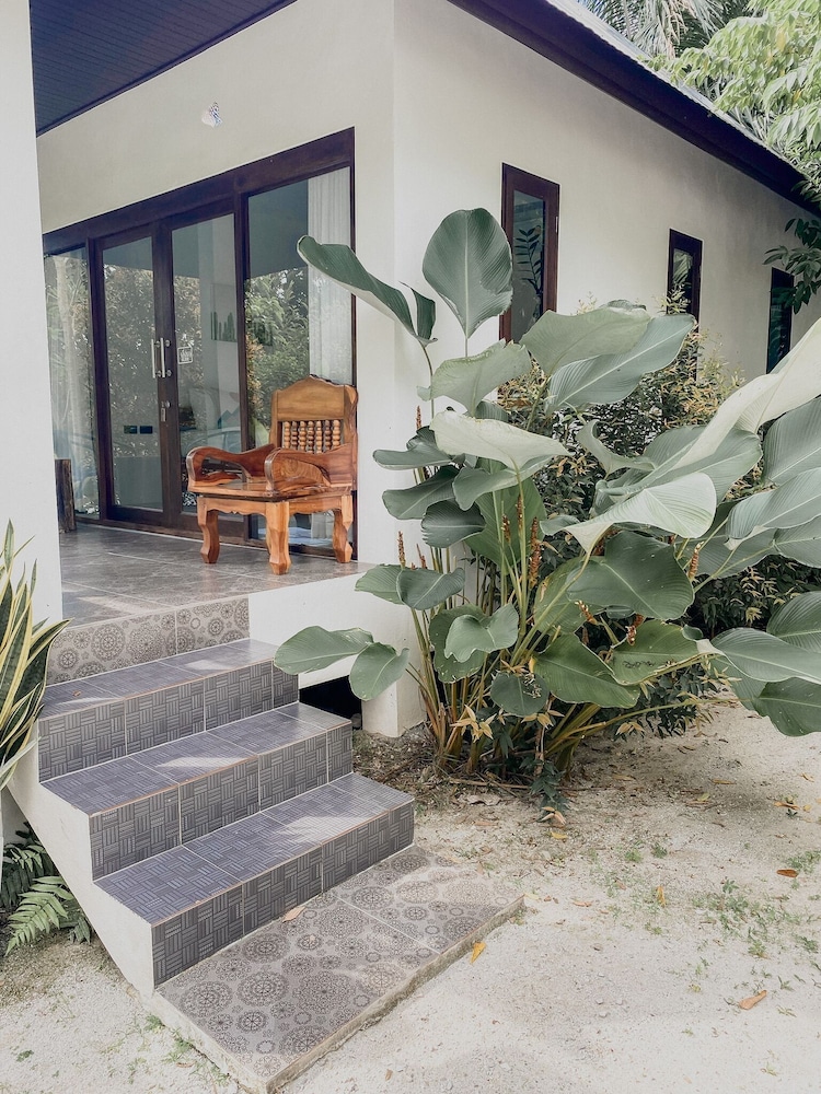 maliblue resort khanom