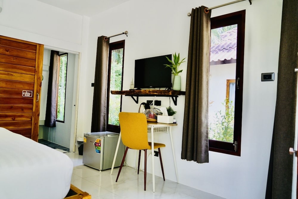 maliblue resort khanom