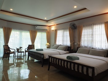 lets chill pool villa najomtien sattahip