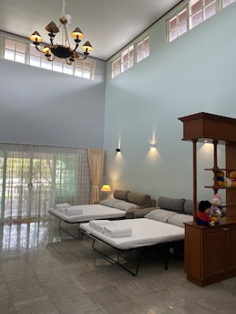 lets chill pool villa najomtien sattahip