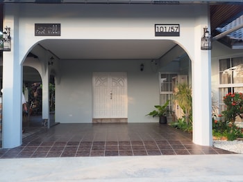 lets chill pool villa najomtien sattahip