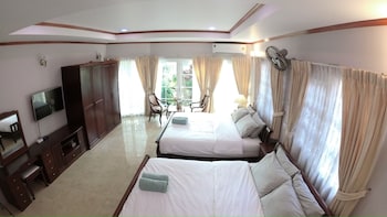 lets chill pool villa najomtien sattahip