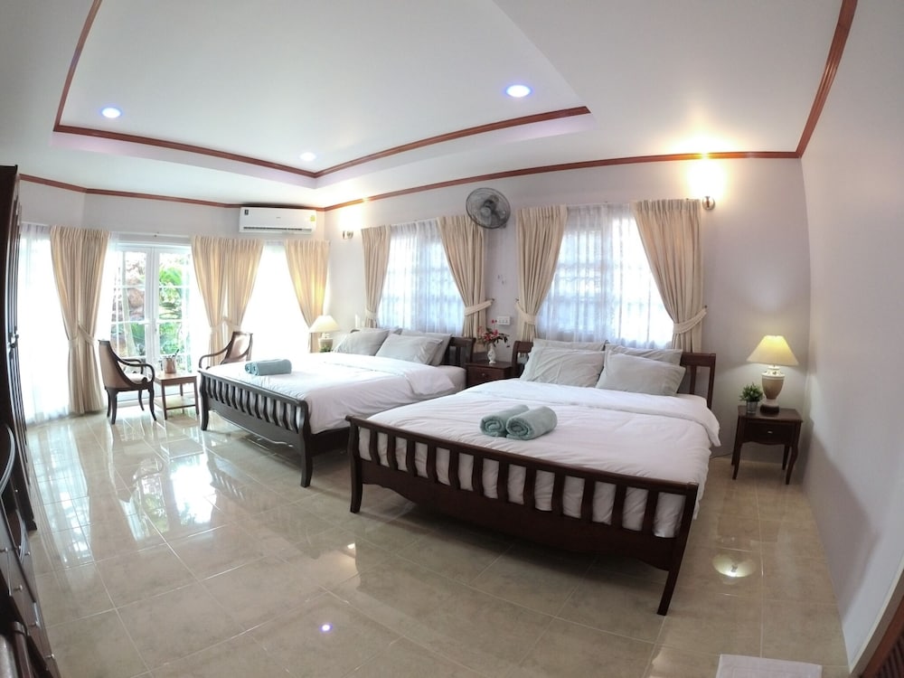 lets chill pool villa najomtien sattahip