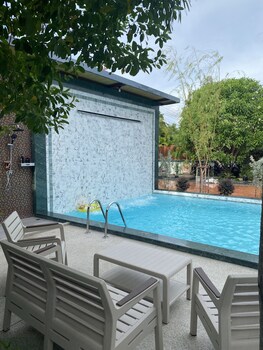 lets chill pool villa najomtien sattahip
