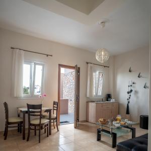 moonlight apartments and suites