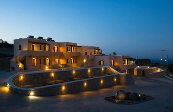 Moonlight Apartments & Suites,Megalochori>>Fira,3 star