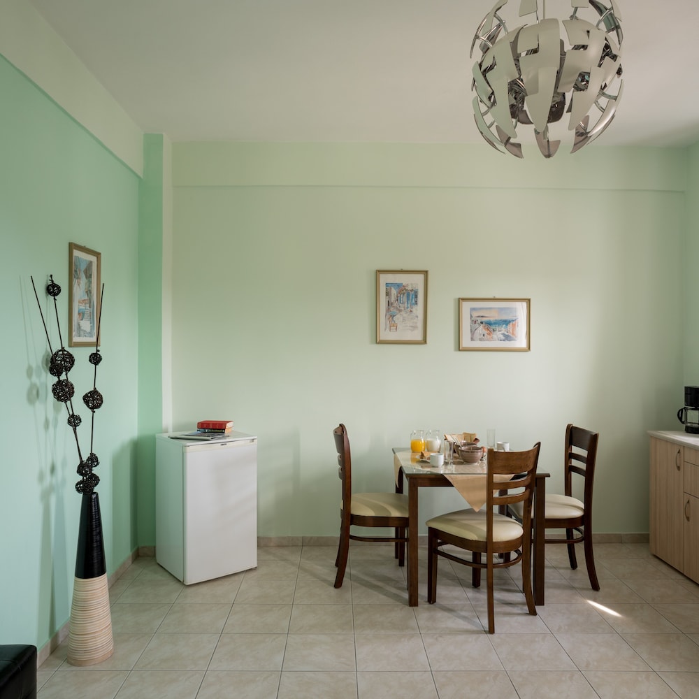 moonlight apartments and suites