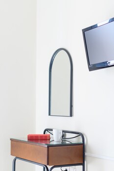 moonlight apartments and suites