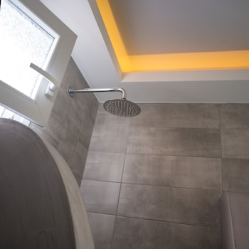 moonlight apartments and suites