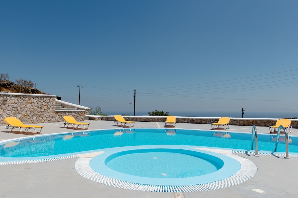 moonlight apartments and suites