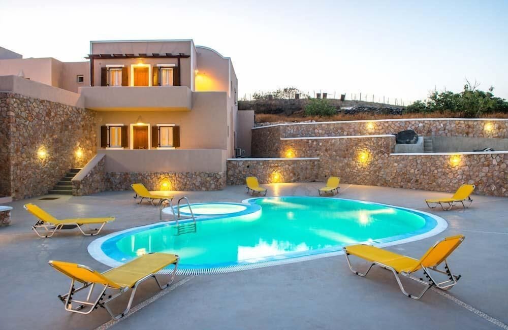 moonlight apartments and suites