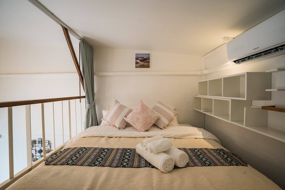 contemporary loft in the heart of chiang mai 5 mins from nimman