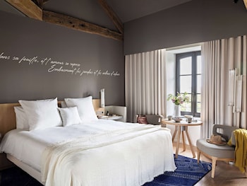 domaine reine margot paris issy mgallery collection