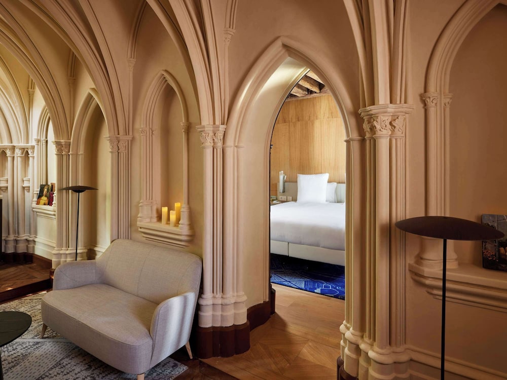 domaine reine margot paris issy mgallery collection