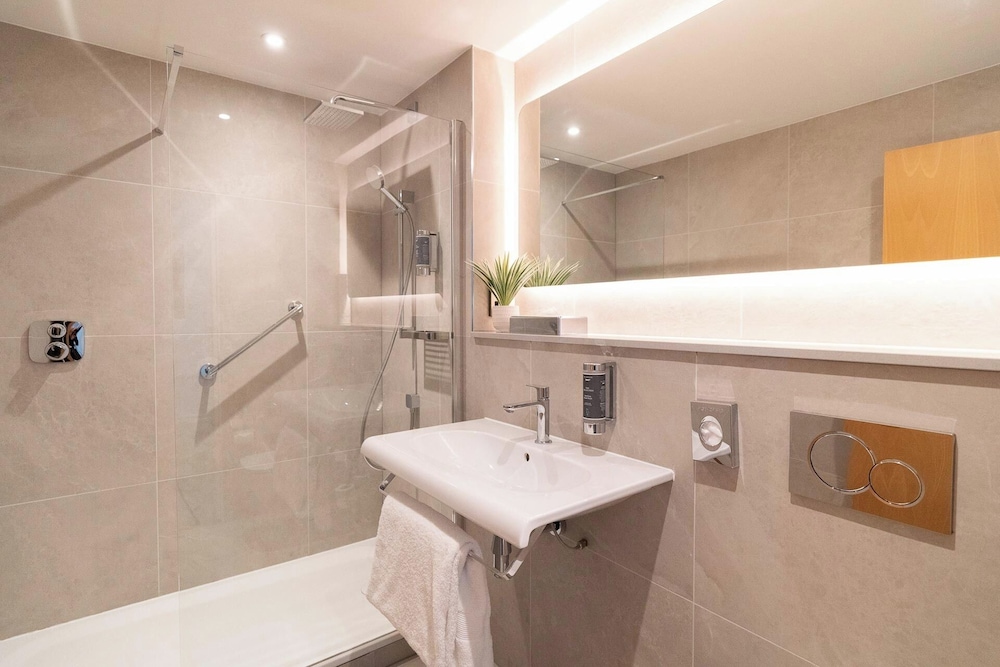 premier suites edinburgh fountain court