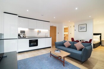premier suites edinburgh fountain court