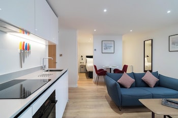 premier suites edinburgh fountain court