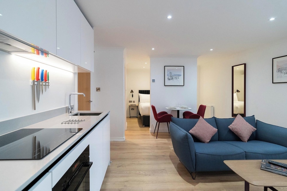 premier suites edinburgh fountain court