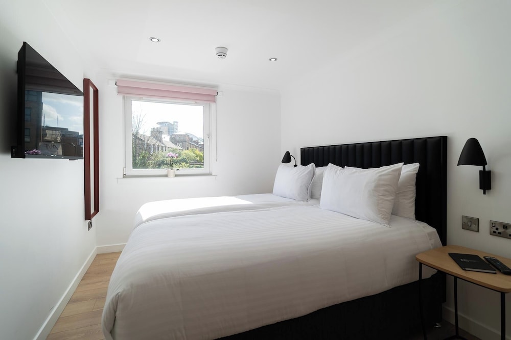 premier suites edinburgh fountain court