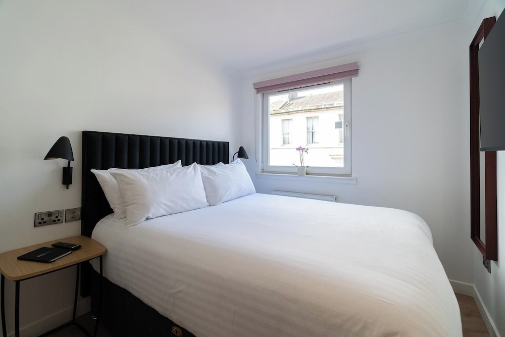 premier suites edinburgh fountain court