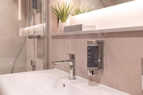 premier suites edinburgh fountain court