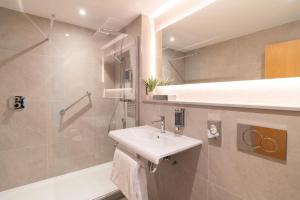 premier suites edinburgh fountain court