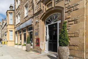 Premier Suites Edinburgh Fountain Court,West End>>Edinburgh,4 star