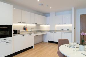 Premier Suites Edinburgh Fountain Court,West End>>Edinburgh,4 star