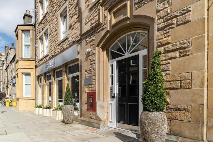 premier suites edinburgh fountain court