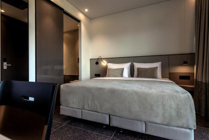 acro upscale residences