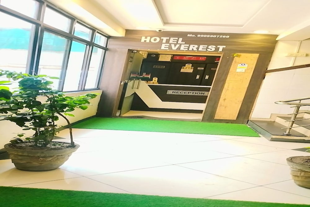 everest hotel