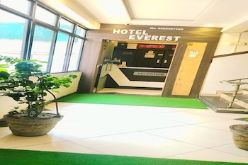 everest hotel