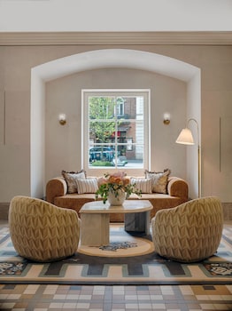 stradom house autograph collection