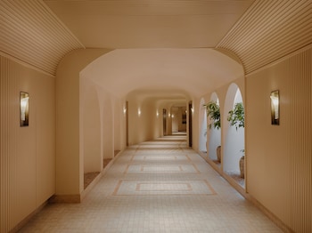 stradom house autograph collection