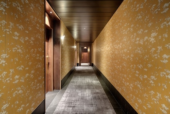 stradom house autograph collection