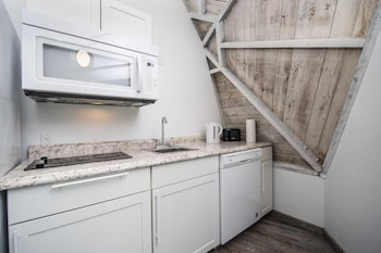studio 01 lake sumner
