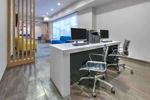holiday inn express and suites amarillo west by ihg