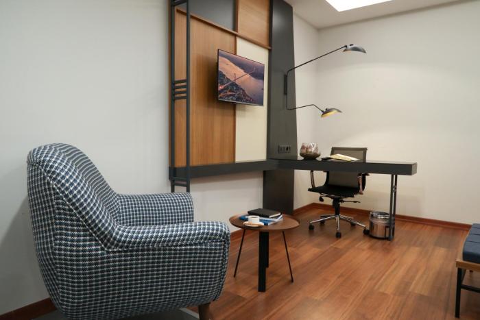 expoist hotel