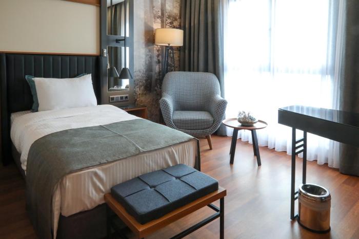 expoist hotel