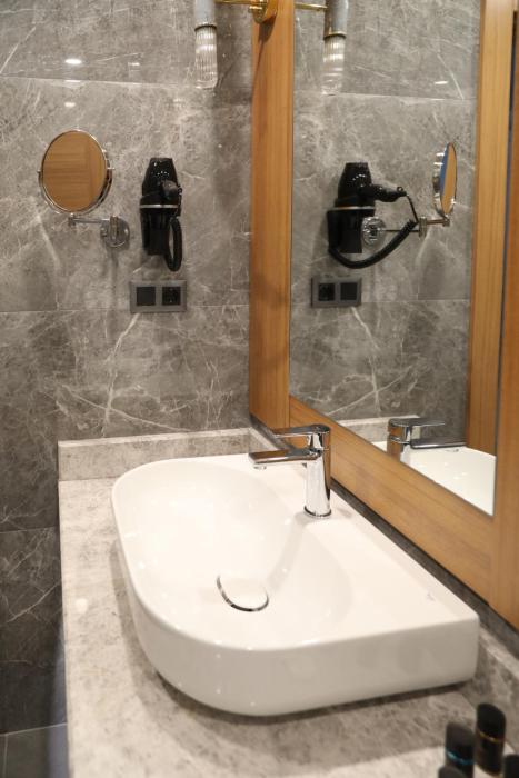 expoist hotel