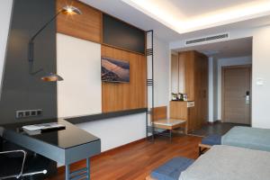 expoist hotel