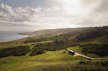cabn kangaroo island ocean view private off grid luxury accommodation