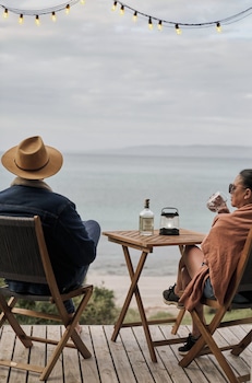 cabn kangaroo island ocean view private off grid luxury accommodation