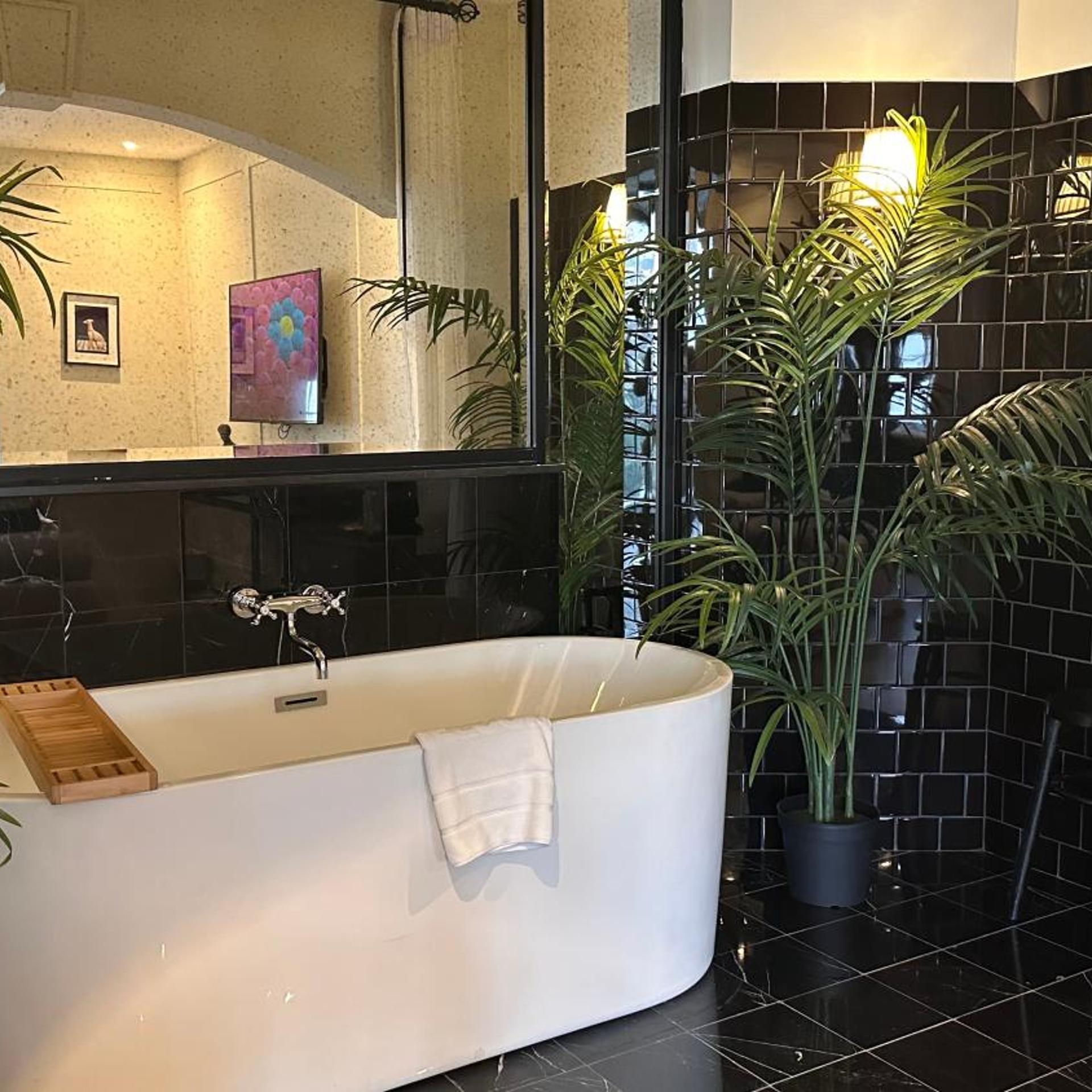 thomas bangkok hotel