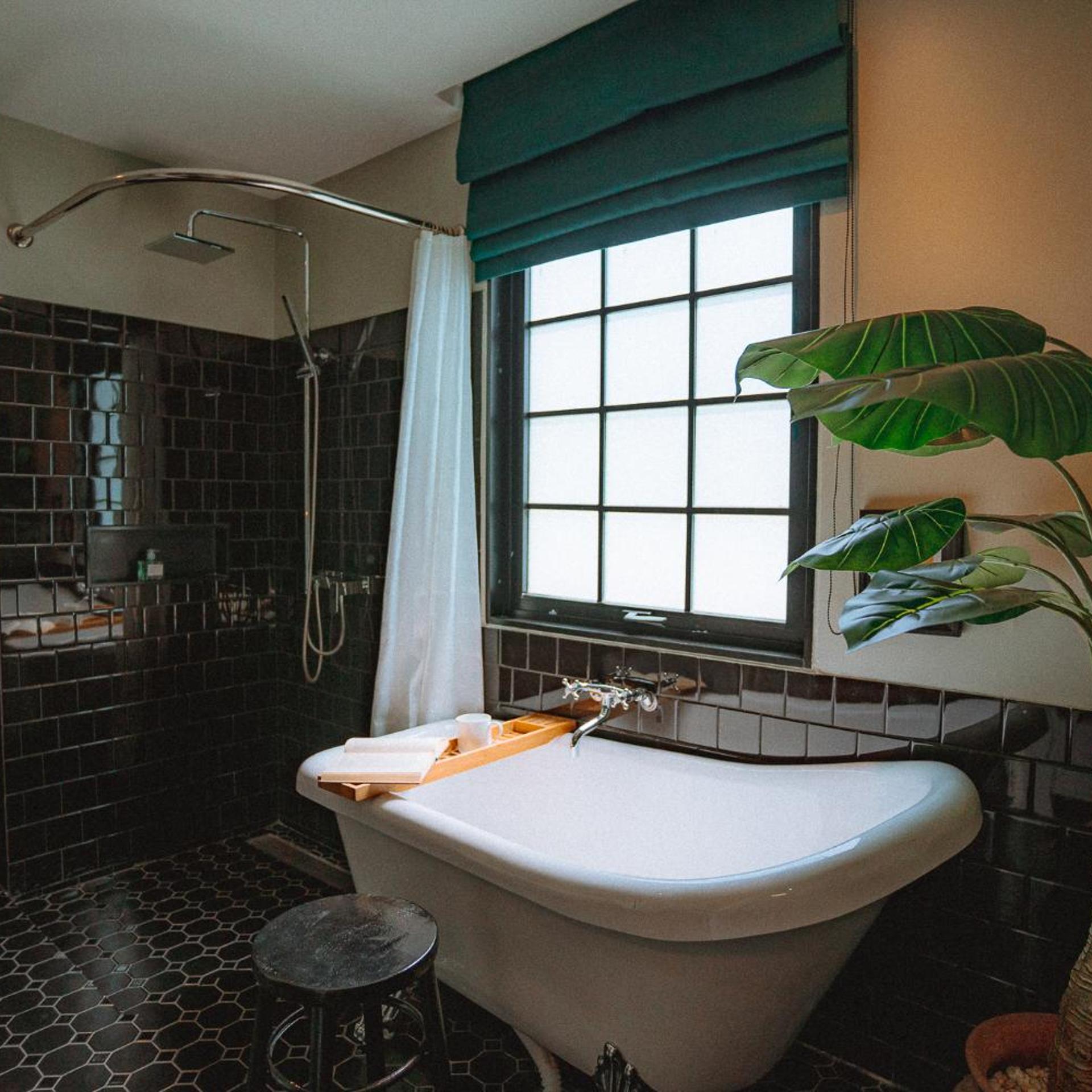 thomas bangkok hotel